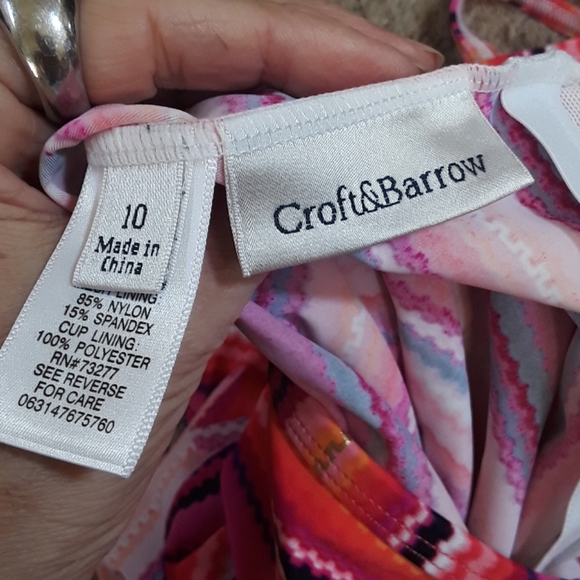 Colorful NWT Tummy Slimmer Bathing Suit Top - Picture 9 of 11